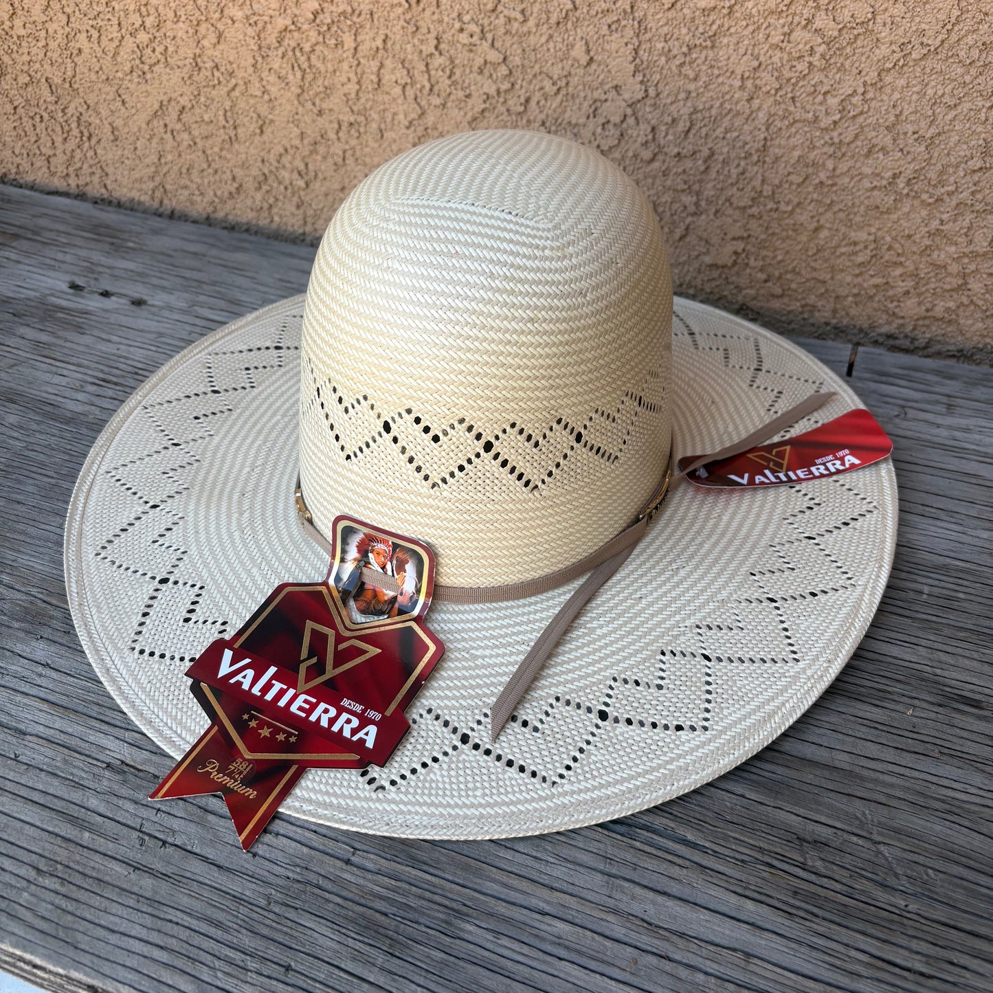 Valtierra “Corazones” Bicolor 6” Crown 4 1/4” Brim